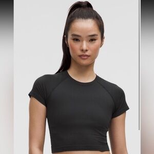 NEW WITH TAGS lululemon swiftly Black Short Sleeve Crop Tee size 8
